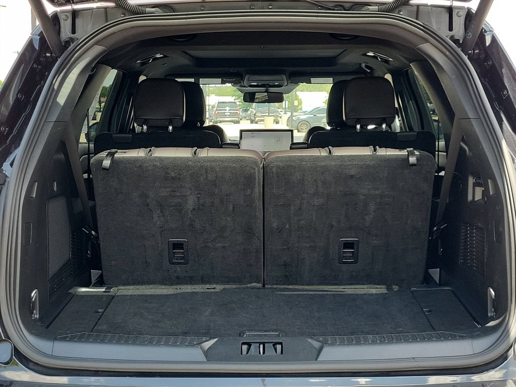Used 2025 Ford Explorer Platinum w/ LUX Leather Package AWD/4WD image 18