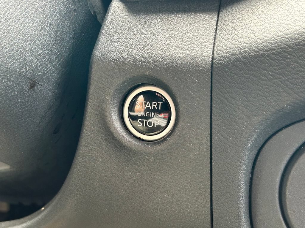 Used 2024 Nissan Frontier SV RWD image 24