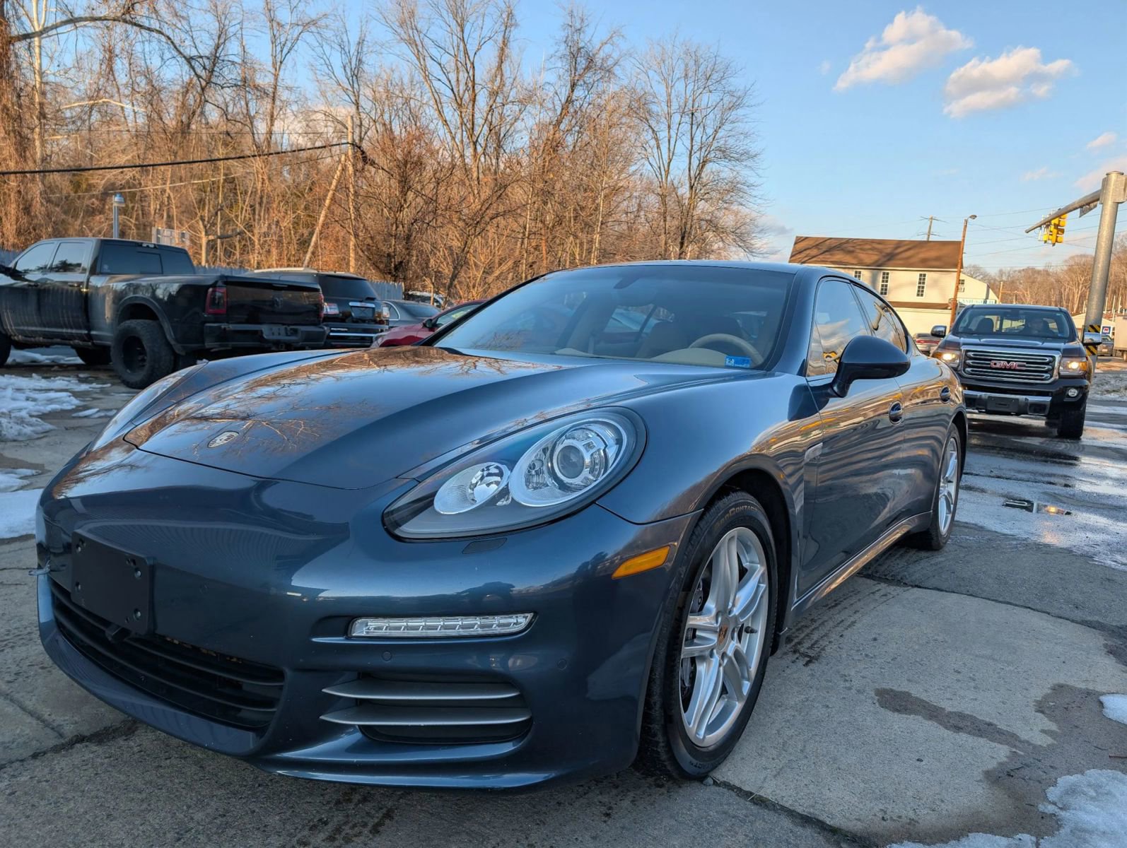 Used 2014 Porsche Panamera 4 image 1