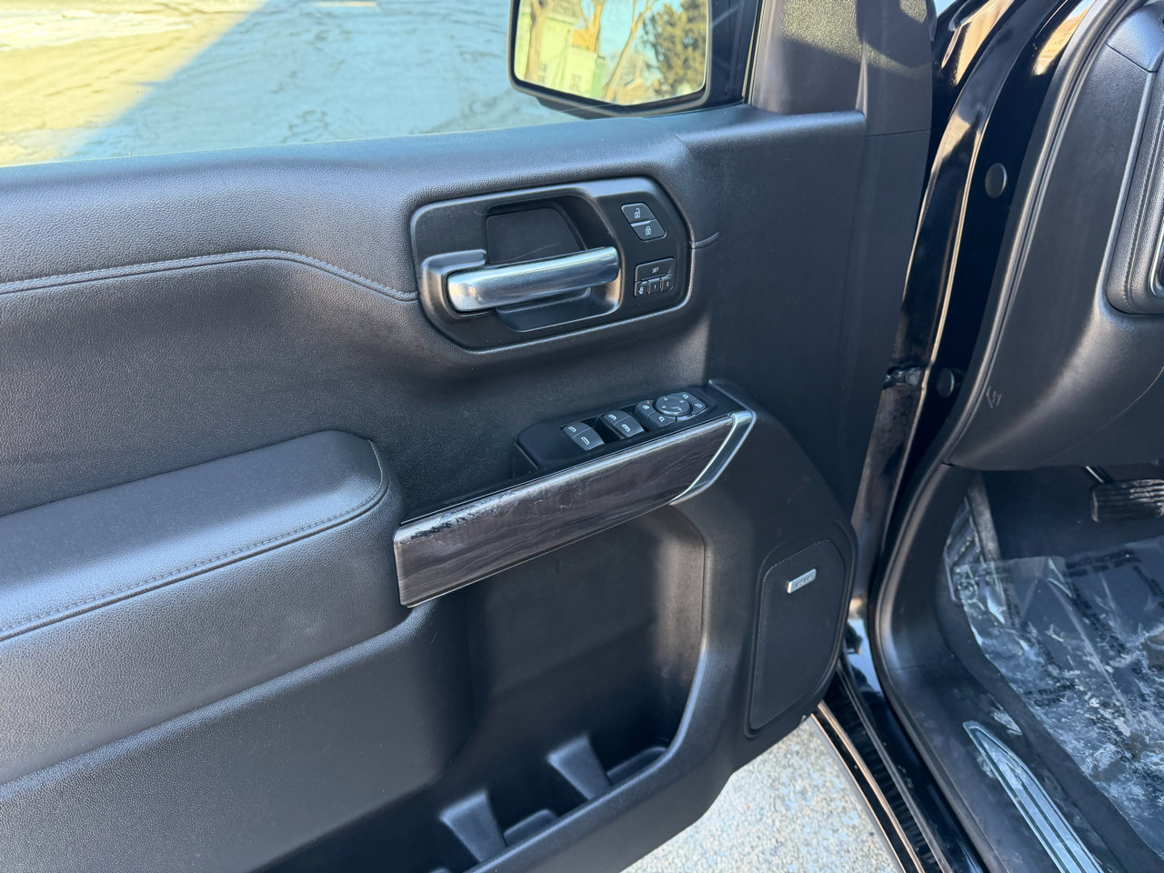 Used 2019 Chevrolet Silverado 1500 LTZ image 9