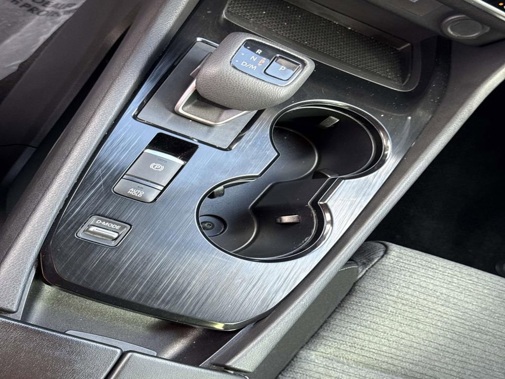 Certified 2023 Nissan Rogue SV image 24