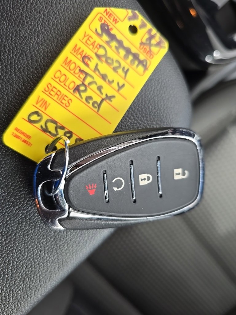 Used 2024 Chevrolet Trax LT w/ Driver Confidence Package image 8