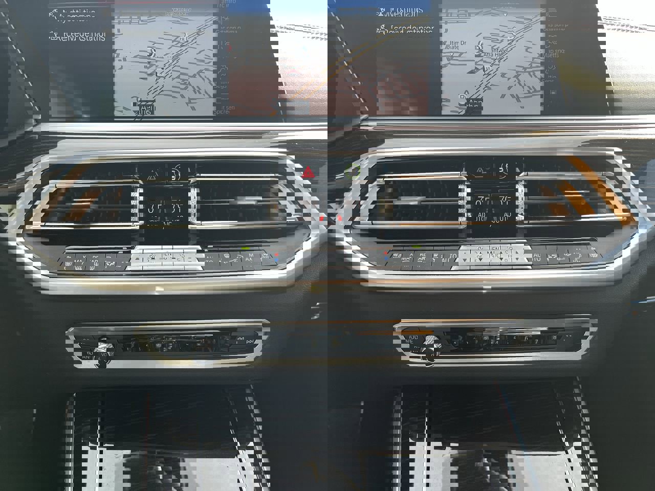 Used 2021 BMW X5 M50i w/ Executive Package image 27