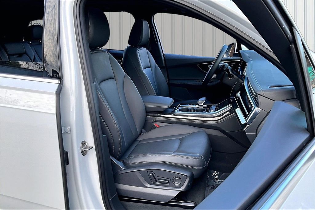 Used 2026 Audi Q7 3.0T Premium Plus w/ Premium Plus Package AWD/4WD image 29