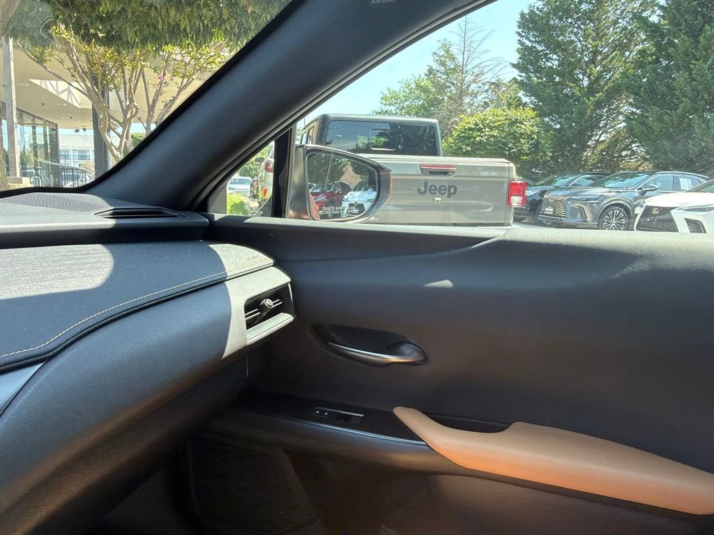 Certified 2025 Lexus UX 300h AWD w/ Accessory Package (Z1) image 34