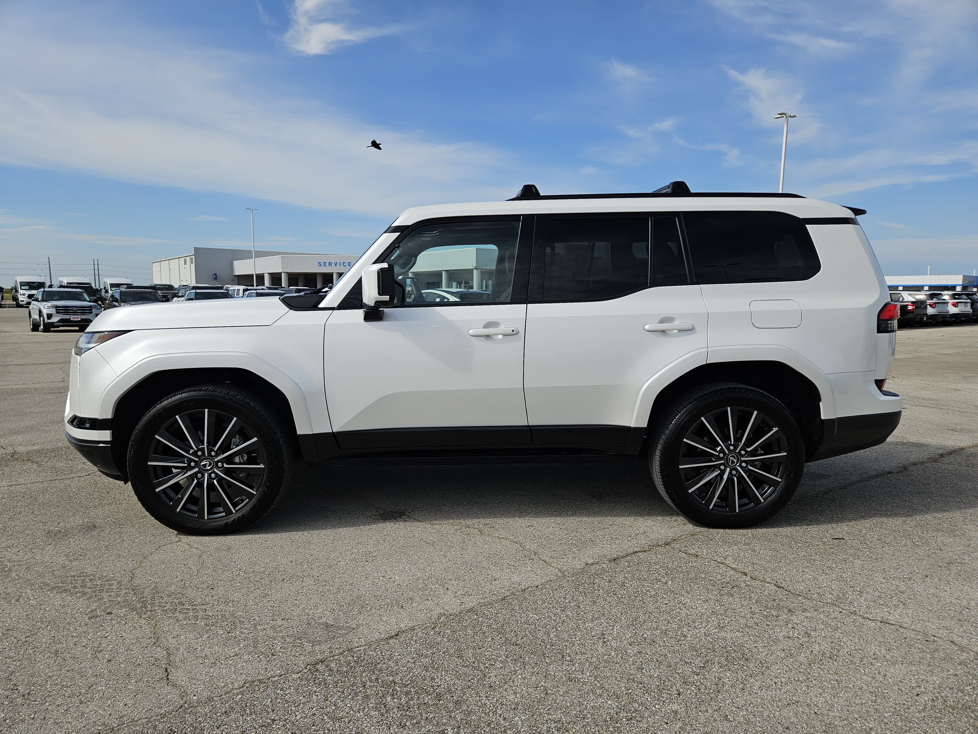 Used 2025 Lexus GX 550 w/ Accessory Package (2T) AWD/4WD image 4