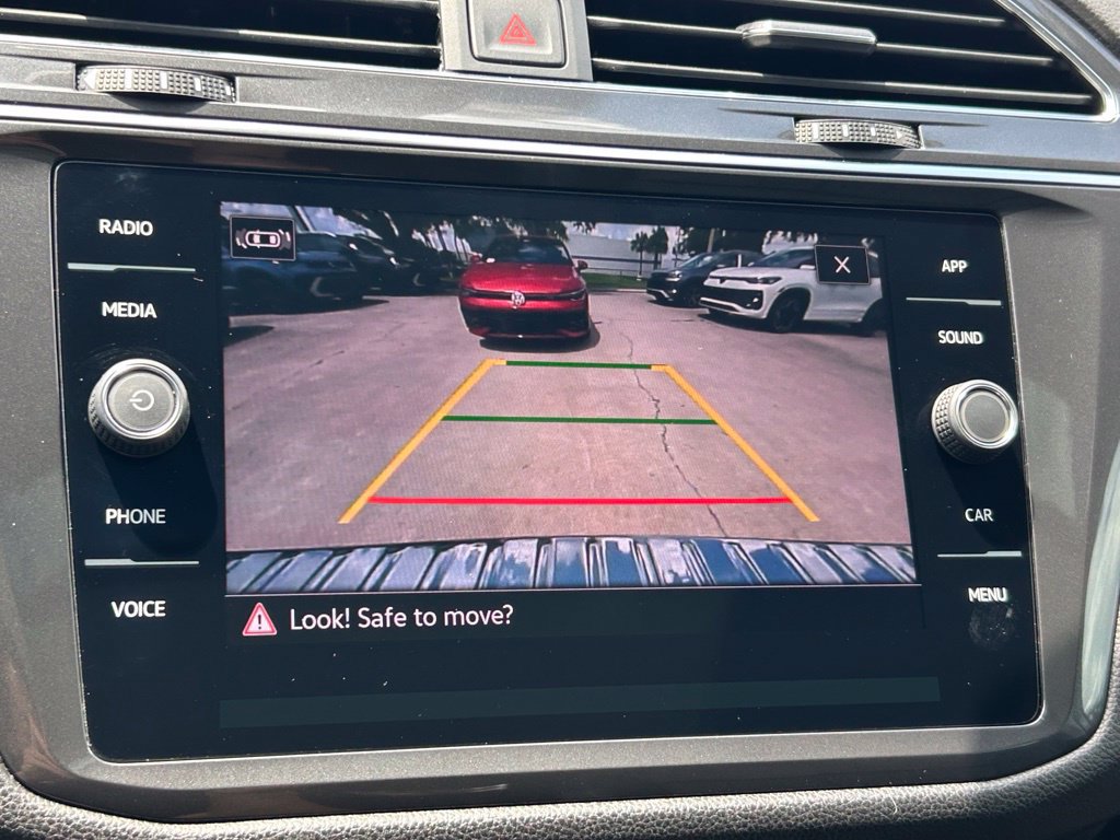 Certified 2023 Volkswagen Tiguan SE w/ Panoramic Sunroof Package FWD image 33
