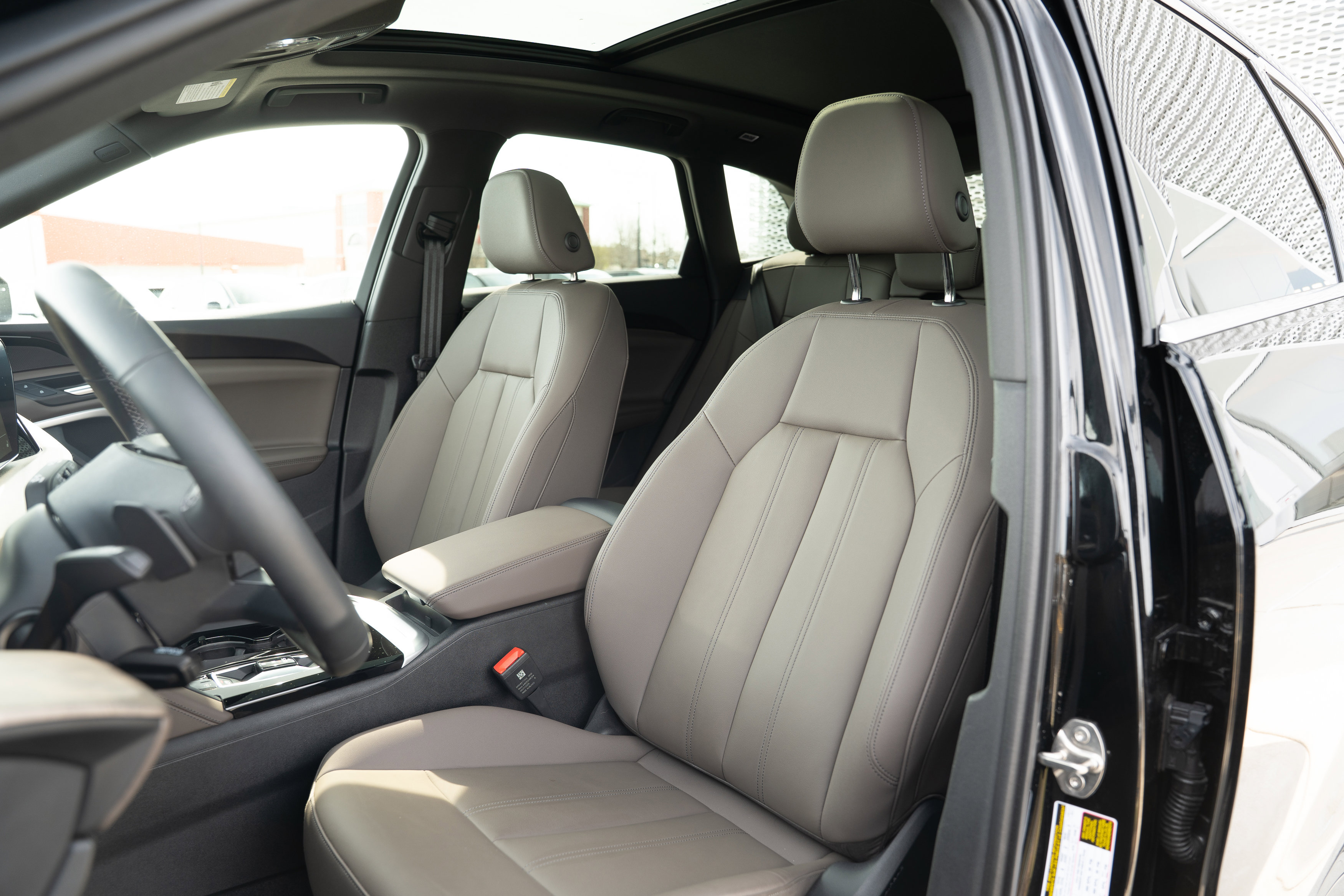 Certified 2025 Audi Q5 Premium w/ Convenience Package image 22