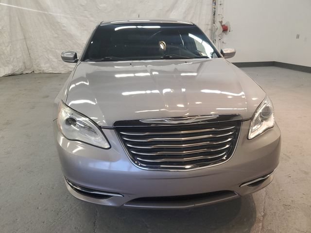 Used 2013 Chrysler 200 Touring FWD image 10