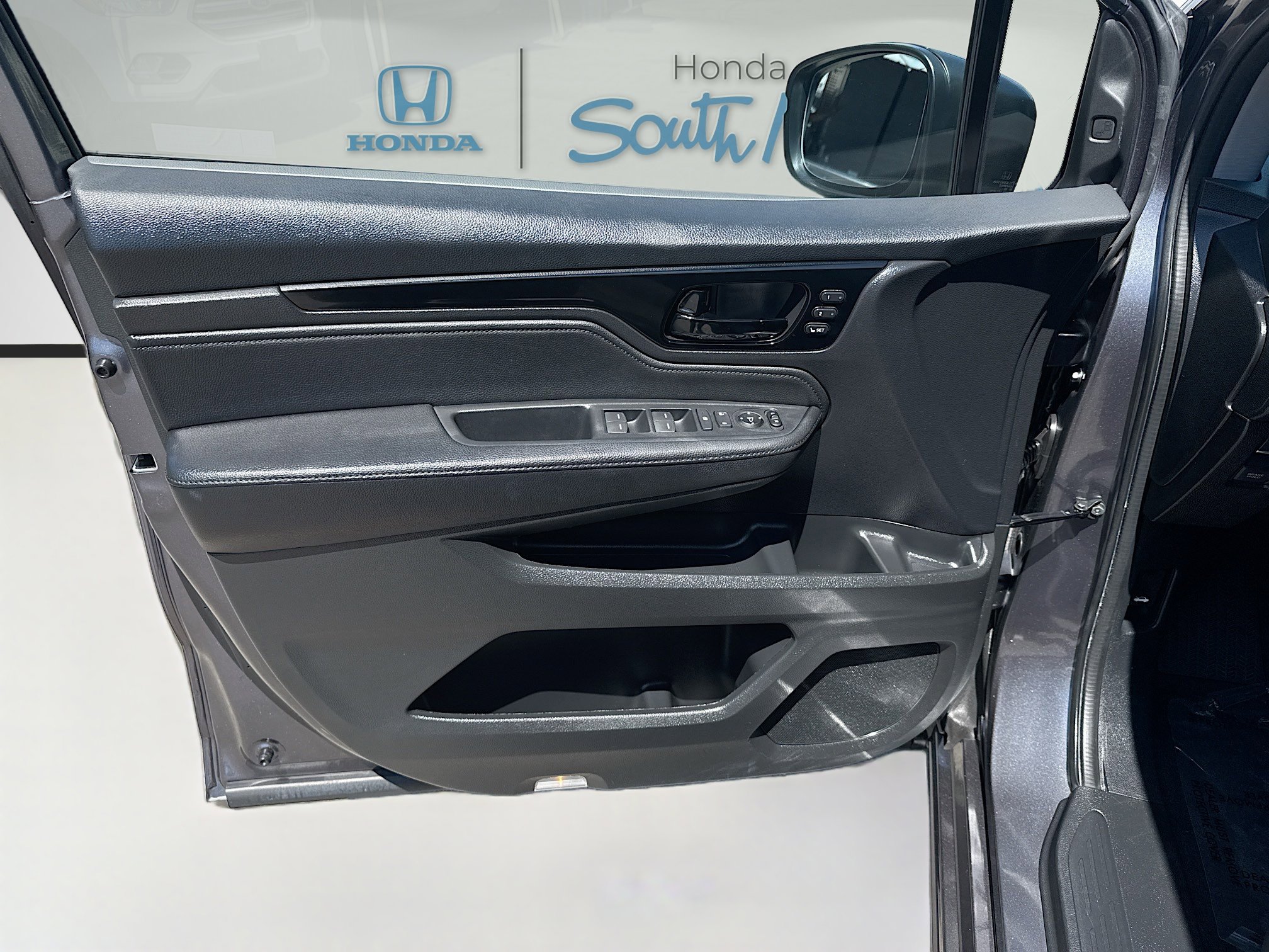 Certified 2024 Honda Odyssey Touring image 20