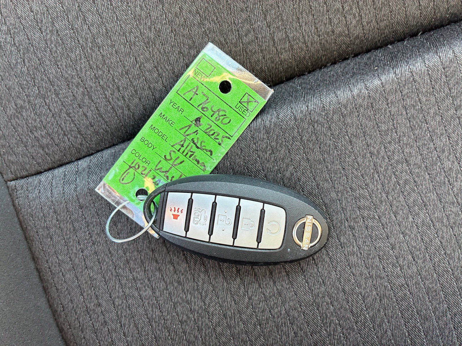 Used 2025 Nissan Altima 2.5 SV FWD image 12