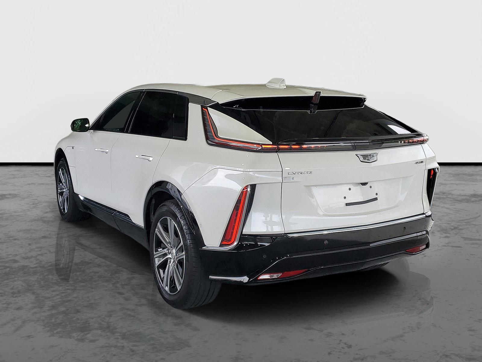 Used 2024 Cadillac Lyriq Luxury image 3