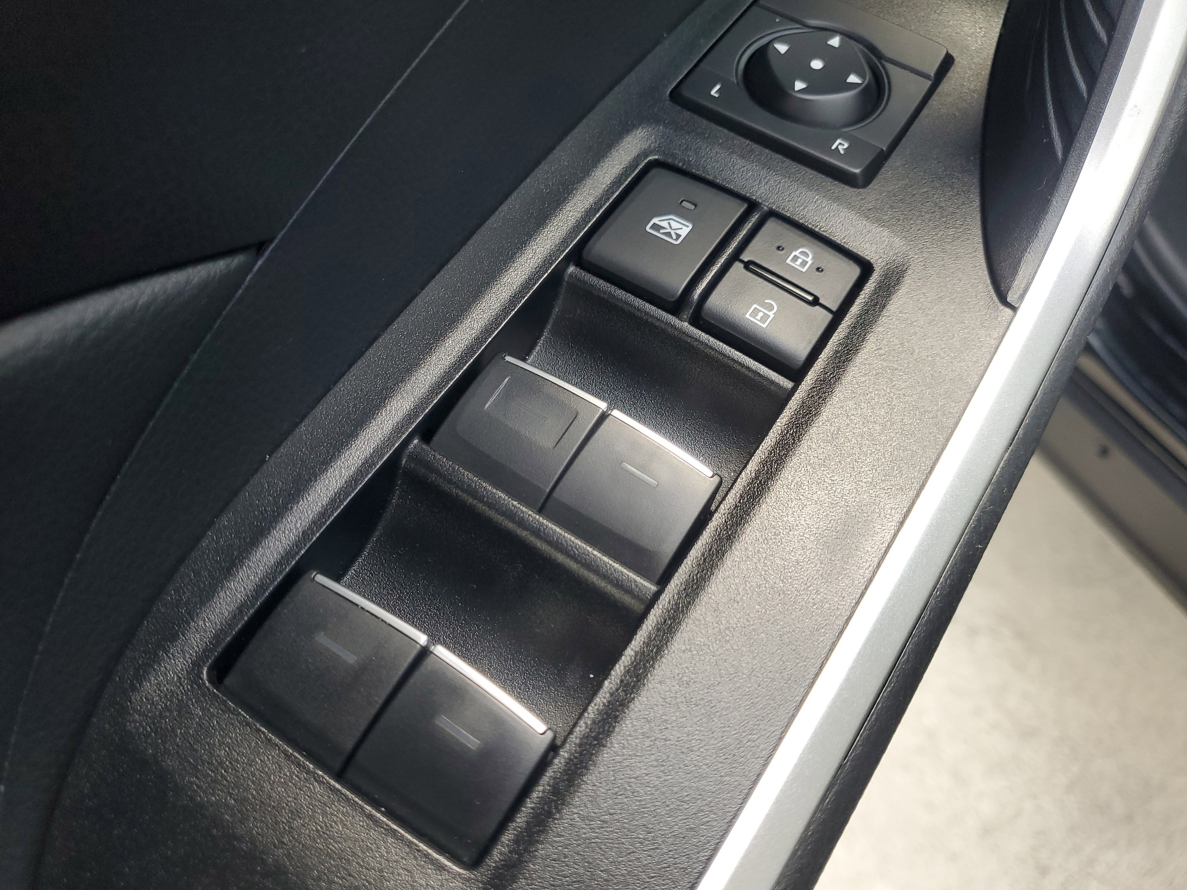 Used 2024 Toyota RAV4 AWD Hybrid image 19