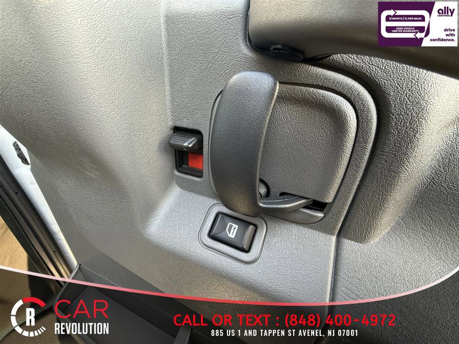 Used 2023 GMC Savana 2500 image 27