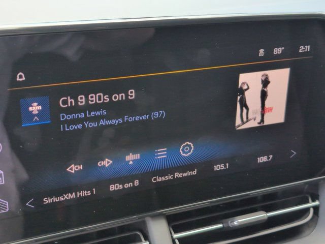 Used 2025 Chevrolet Trax LT w/ LT Convenience Package FWD image 18
