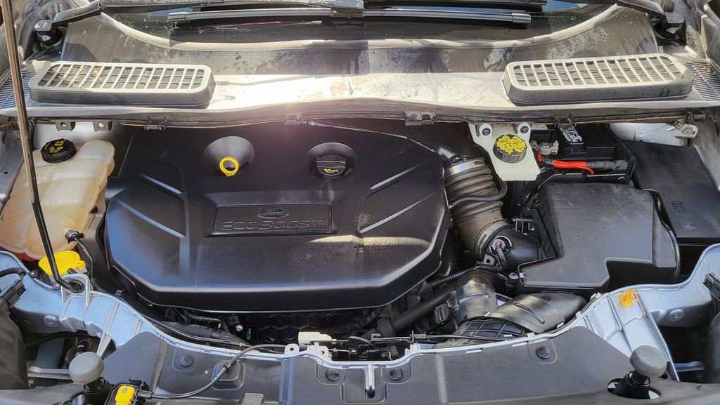 Used 2015 Ford Escape SE image 35