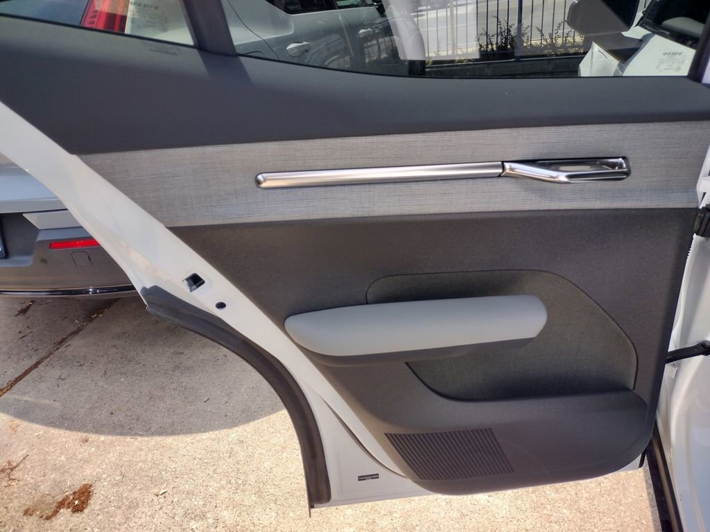 New 2025 Volvo EX30 Plus image 15