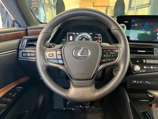 Used 2025 Lexus ES 300h w/ Premium Package FWD image 45