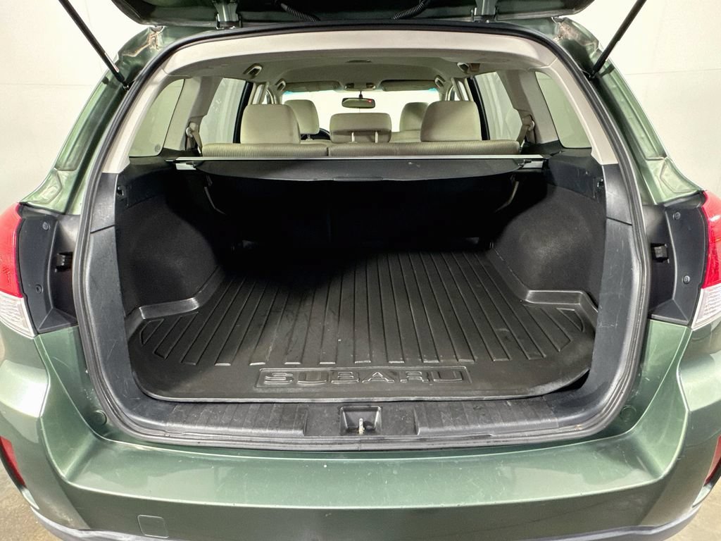 Used 2011 Subaru Outback 2.5i Premium AWD/4WD image 28