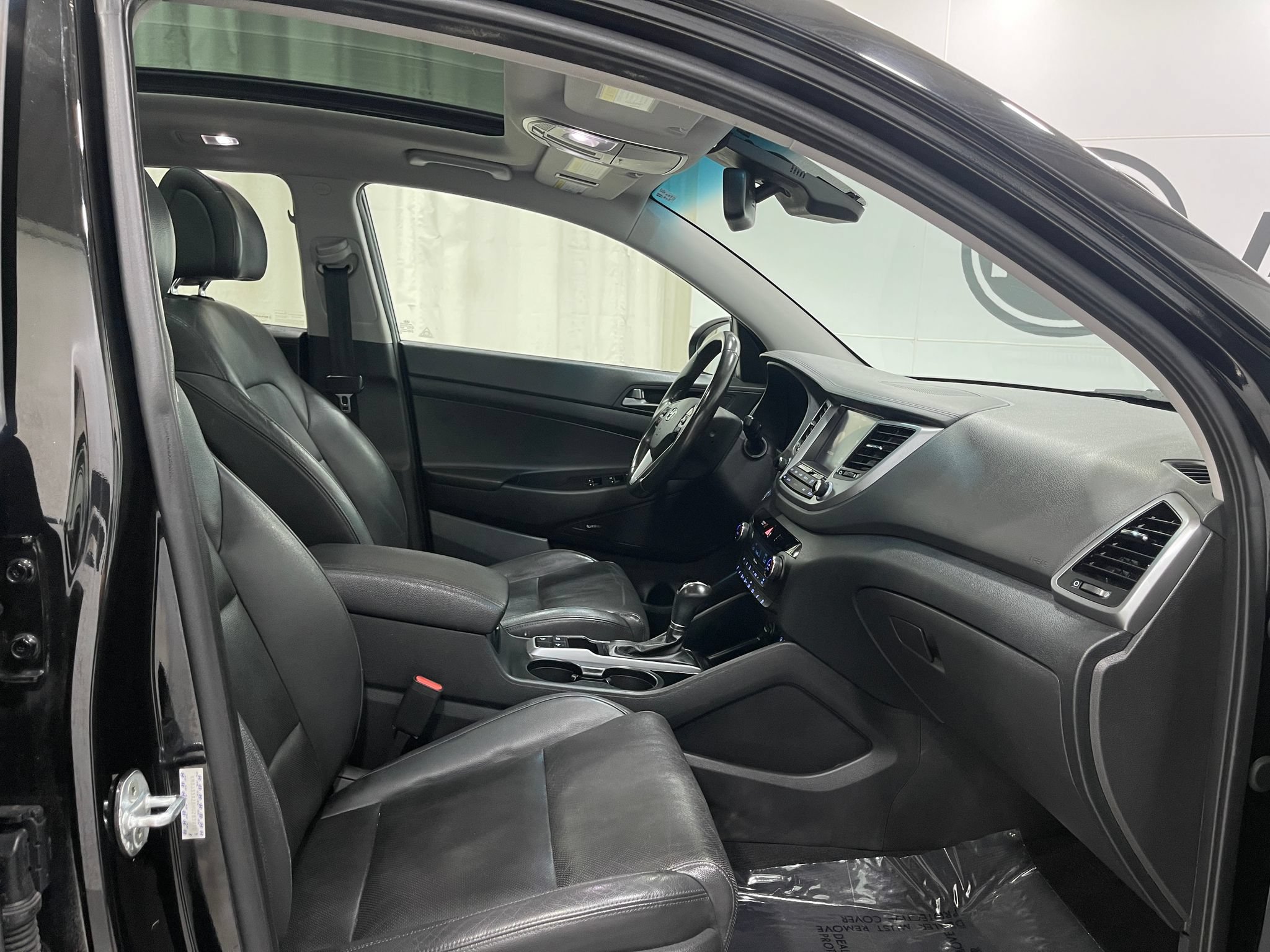 Used 2017 Hyundai Tucson Limited w/ Limited Ultimate Package 03 FWD image 30