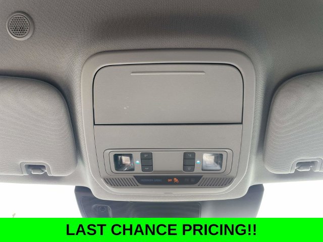 Certified 2024 Ford Explorer XLT RWD image 28