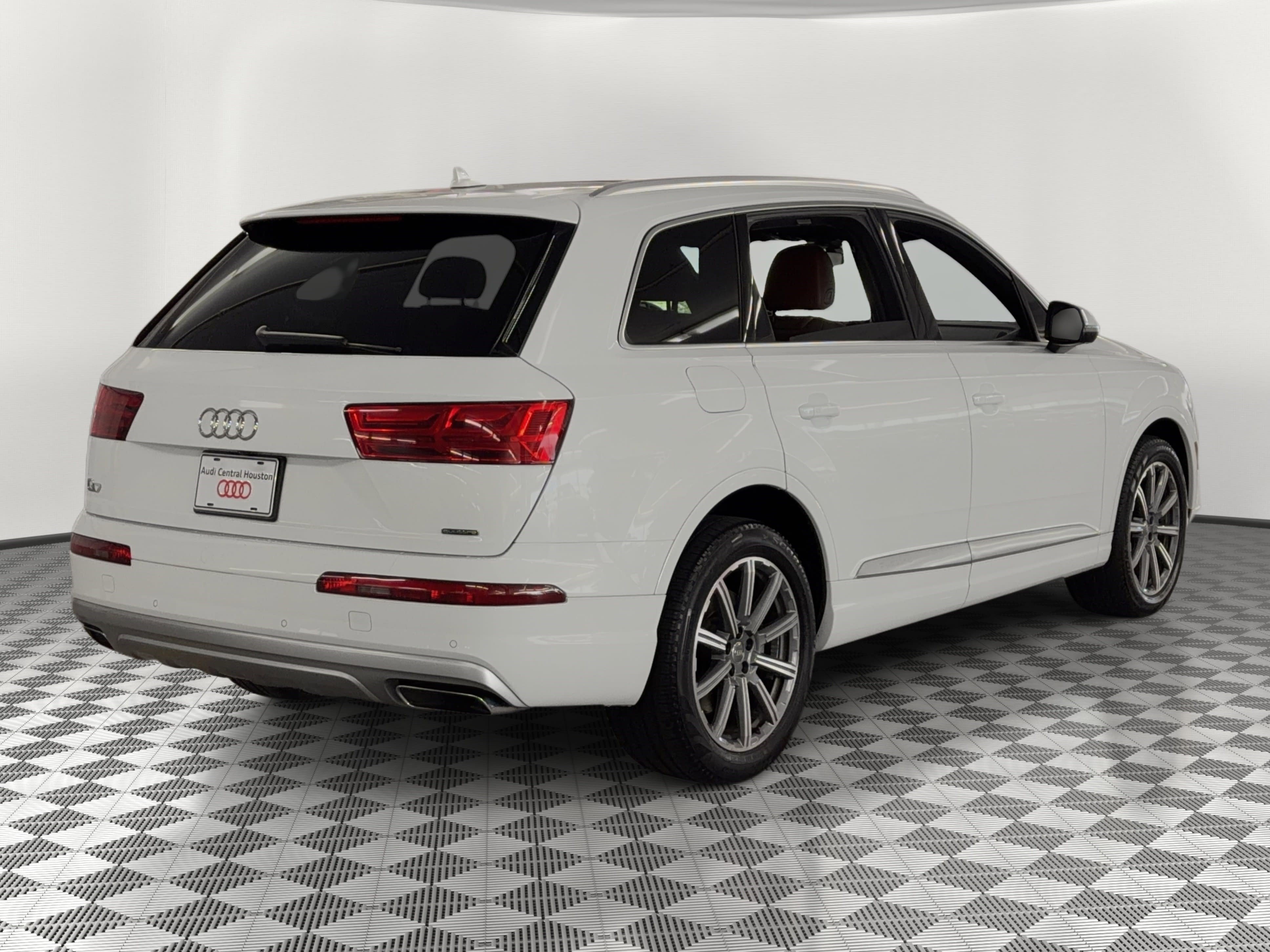 Used 2019 Audi Q7 2.0T Premium Plus w/ Premium Plus Package AWD/4WD image 9