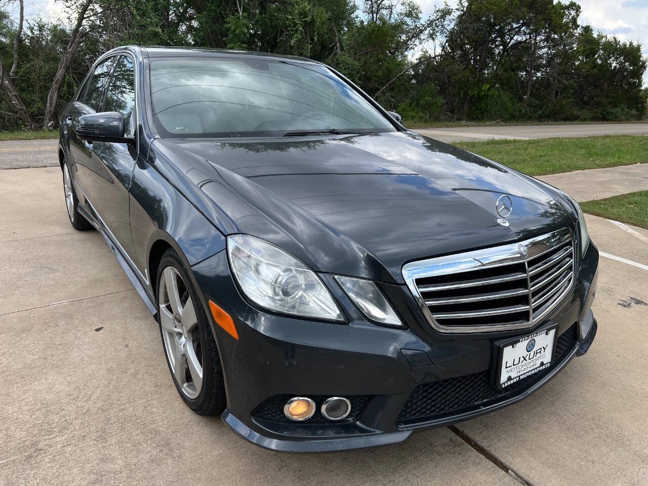 Used 2010 Mercedes-Benz E 350 Sedan image 2