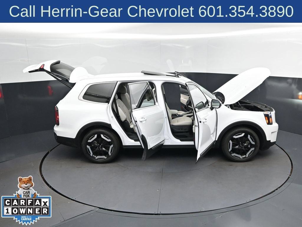 Used 2024 Kia Telluride EX w/ EX Captain's Chair Package FWD image 50