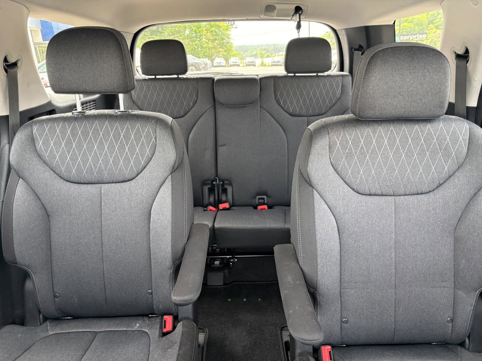 Used 2022 Hyundai Palisade SEL w/ Convenience Package FWD image 18