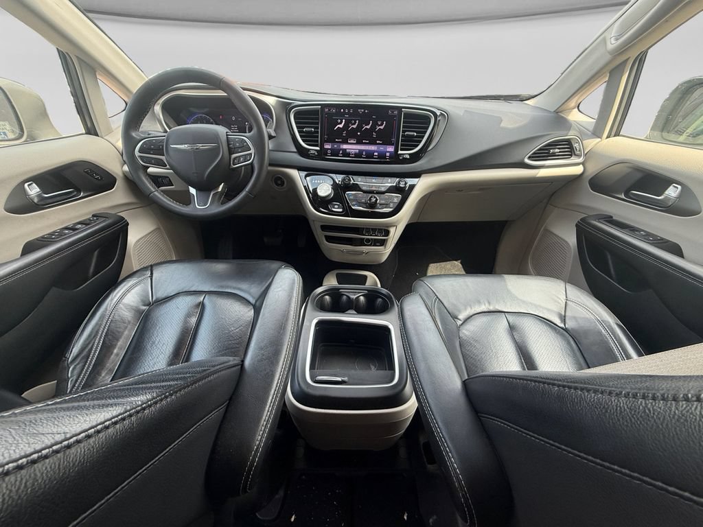 Used 2022 Chrysler Pacifica Touring-L FWD image 24