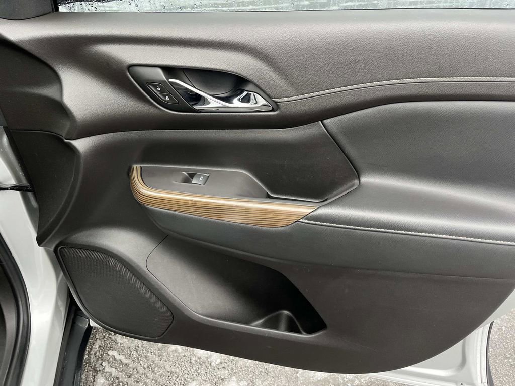 Used 2020 GMC Acadia SLE w/ Driver Convenience Package image 21