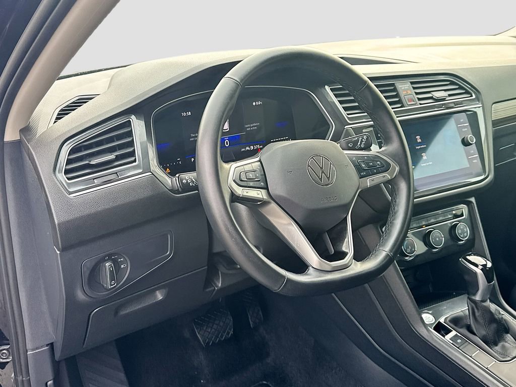 Used 2024 Volkswagen Tiguan SE image 20