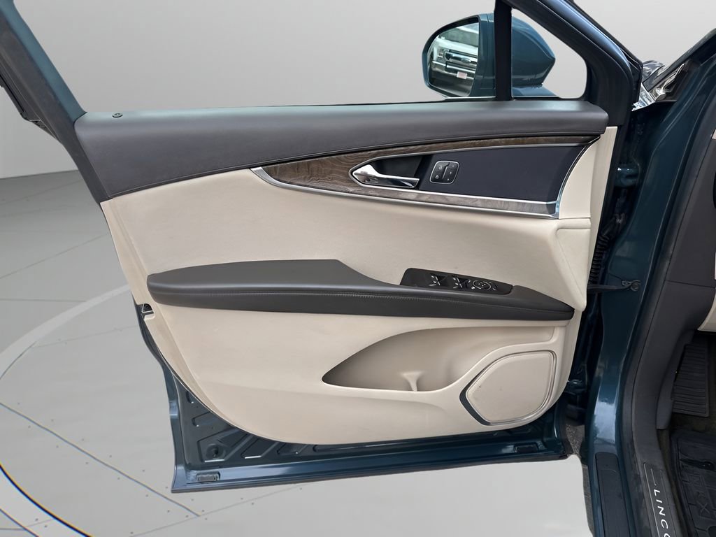 Used 2016 Lincoln MKX Reserve w/ Technology Package image 23