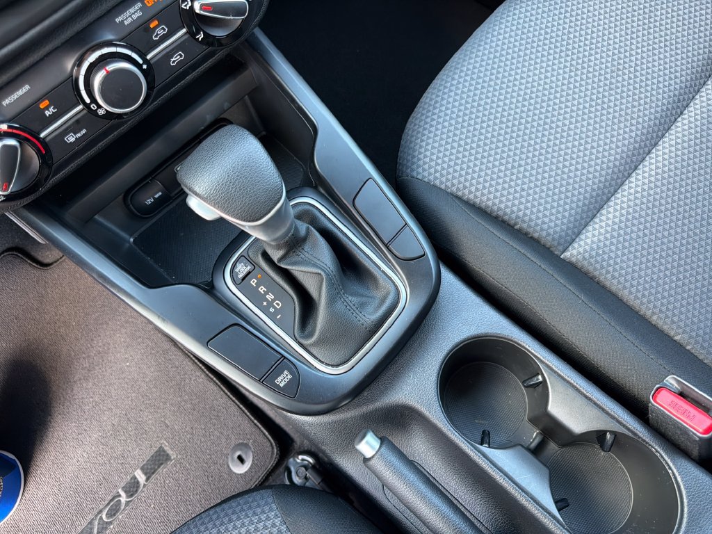 Used 2025 Kia Soul LX w/ LX Technology Package FWD image 24