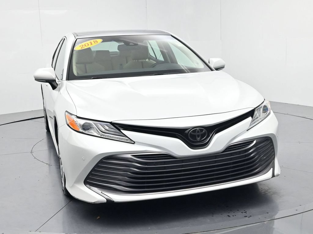 Used 2018 Toyota Camry XLE FWD image 2