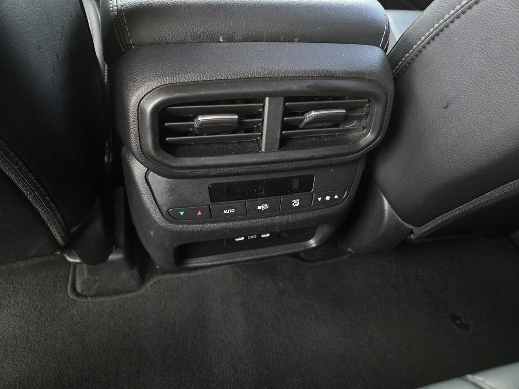 Certified 2025 Honda Pilot Touring image 22