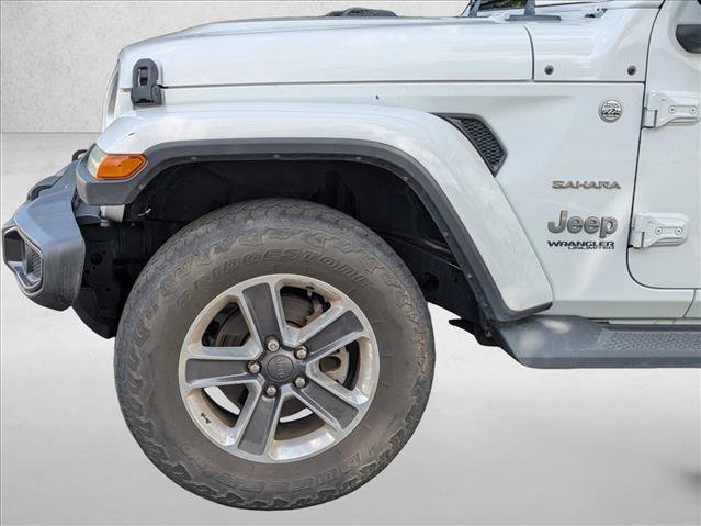 Used 2018 Jeep Wrangler Unlimited Sahara AWD/4WD image 14