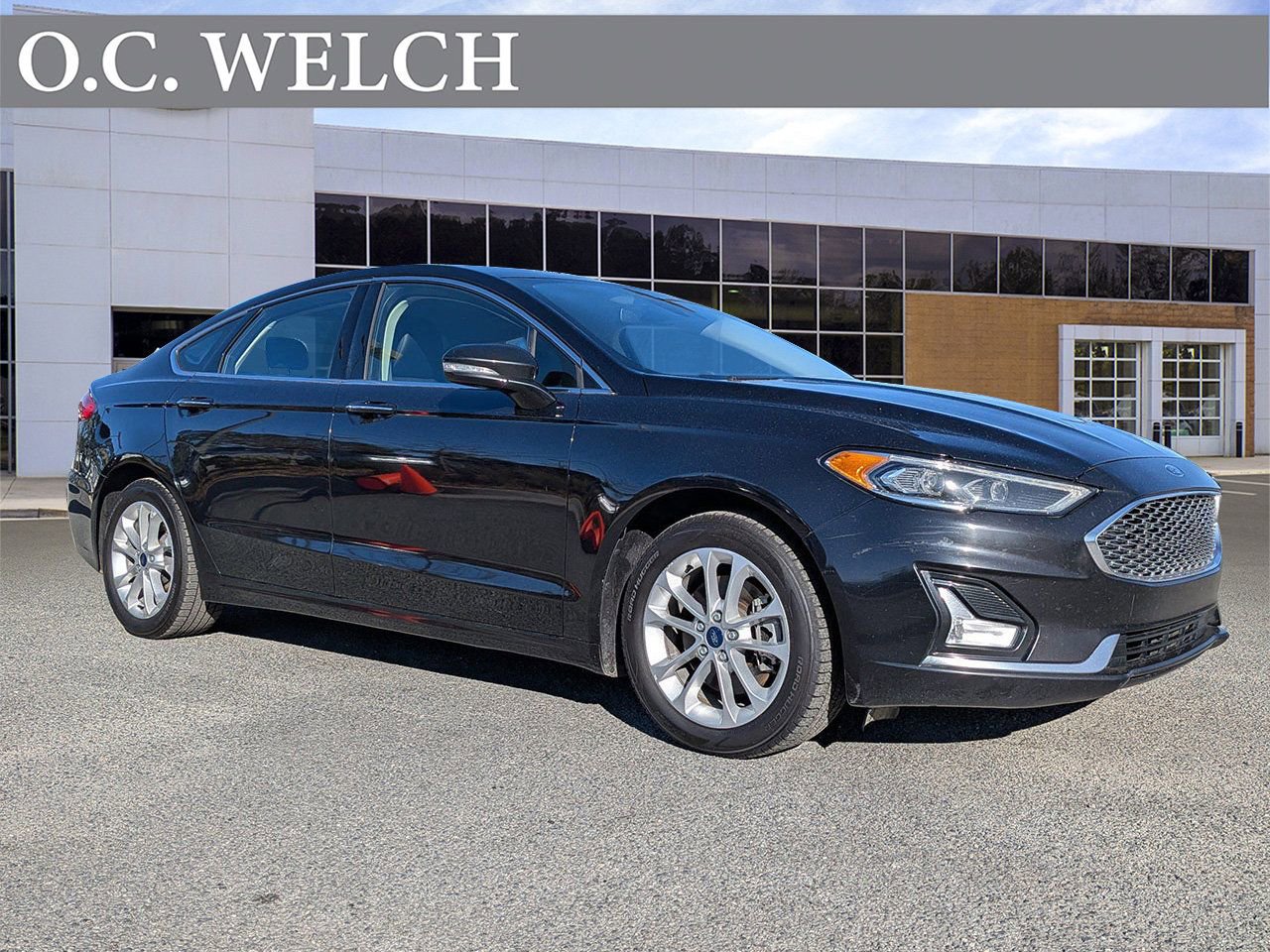 Used 2019 Ford Fusion Energi Titanium image 1