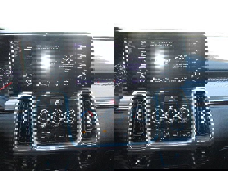 Used 2022 Kia Sorento LX image 18