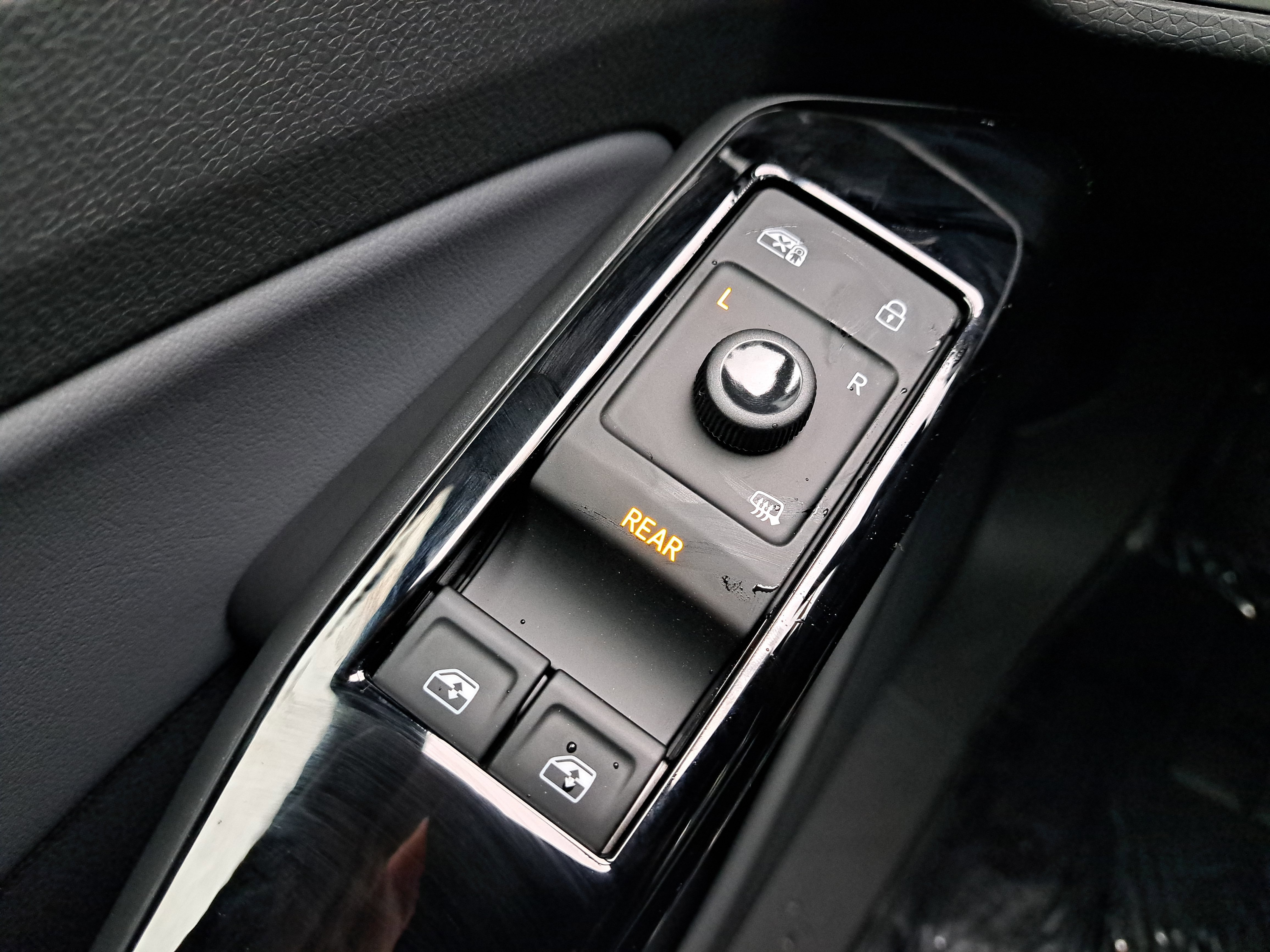 New 2025 Volkswagen ID.4 Pro S image 27