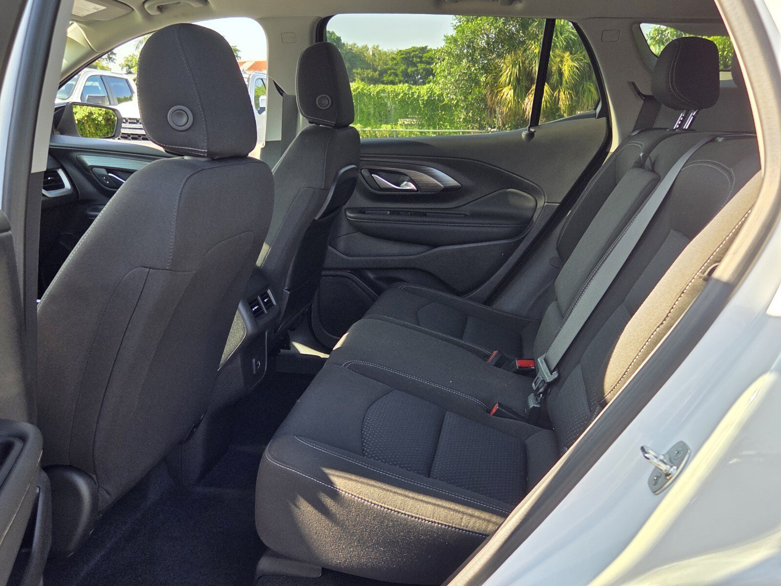 Certified 2024 GMC Terrain SLE w/ Driver Convenience Package FWD image 10