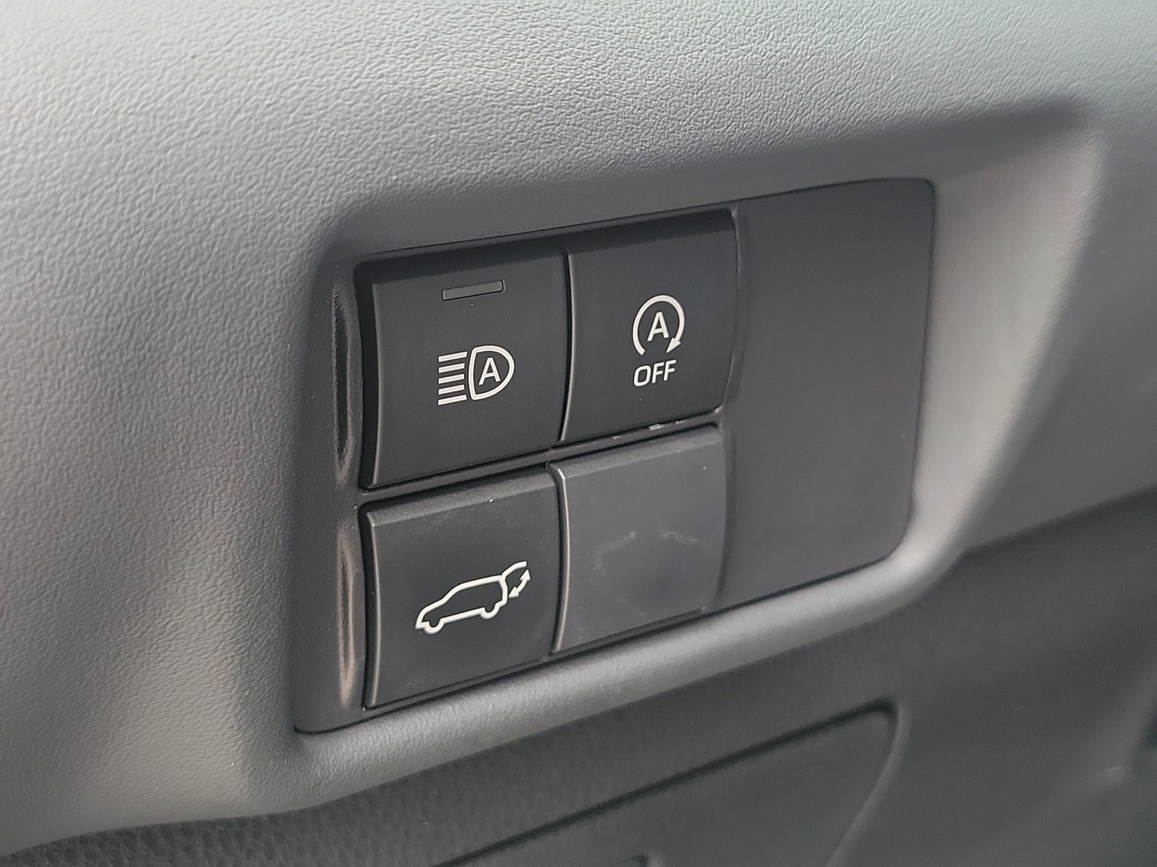 Used 2023 Toyota Highlander XLE FWD image 24