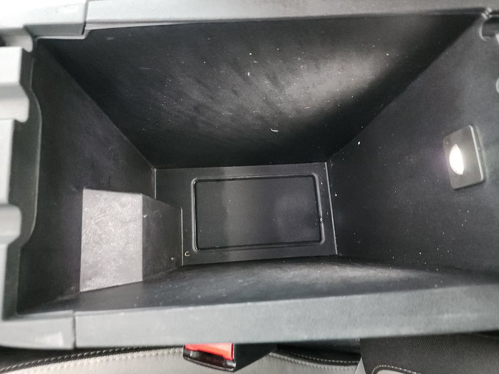 Used 2021 Chevrolet Equinox LS FWD image 34