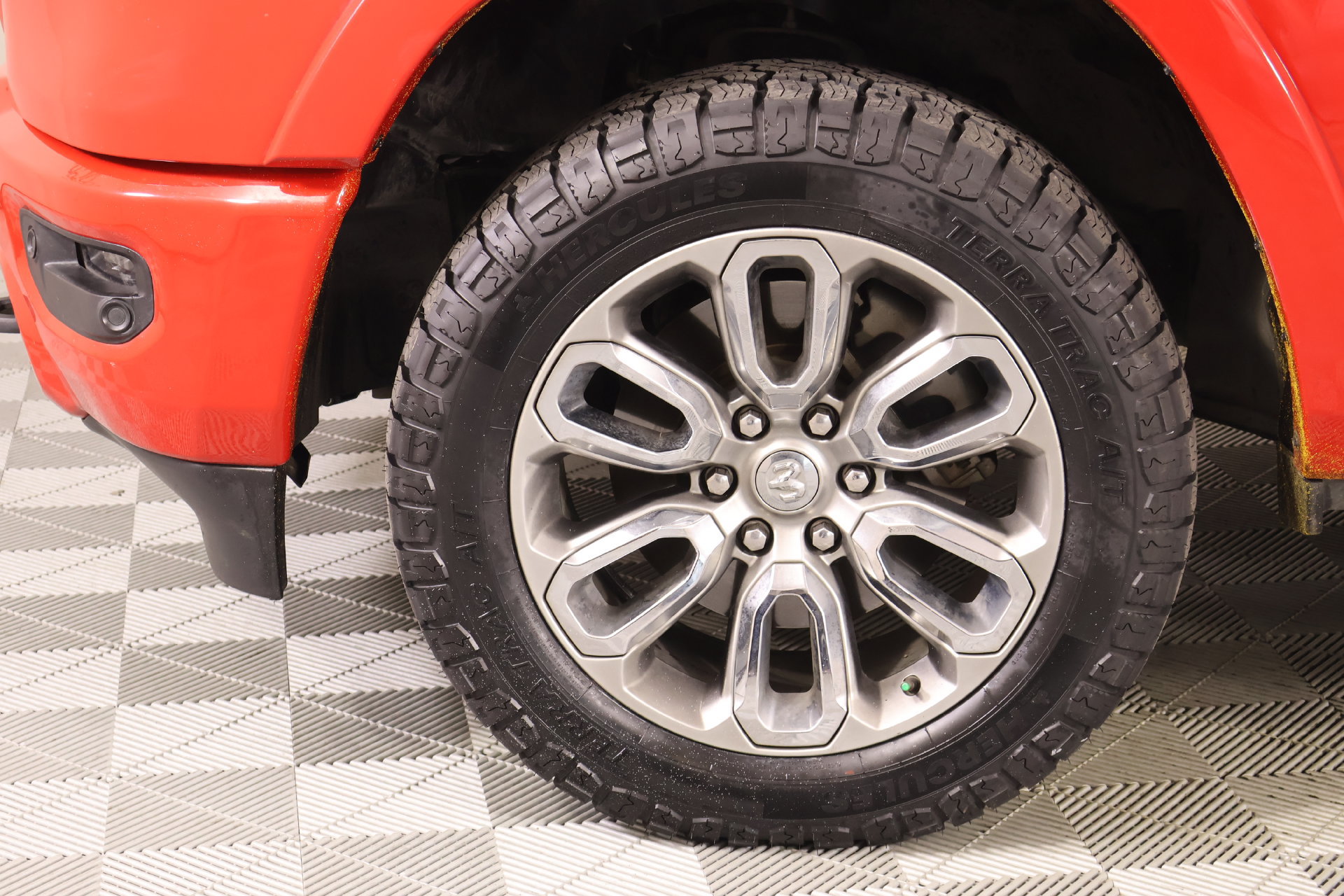 Used 2022 RAM 1500 Laramie w/ Sport Appearance Package AWD/4WD image 17