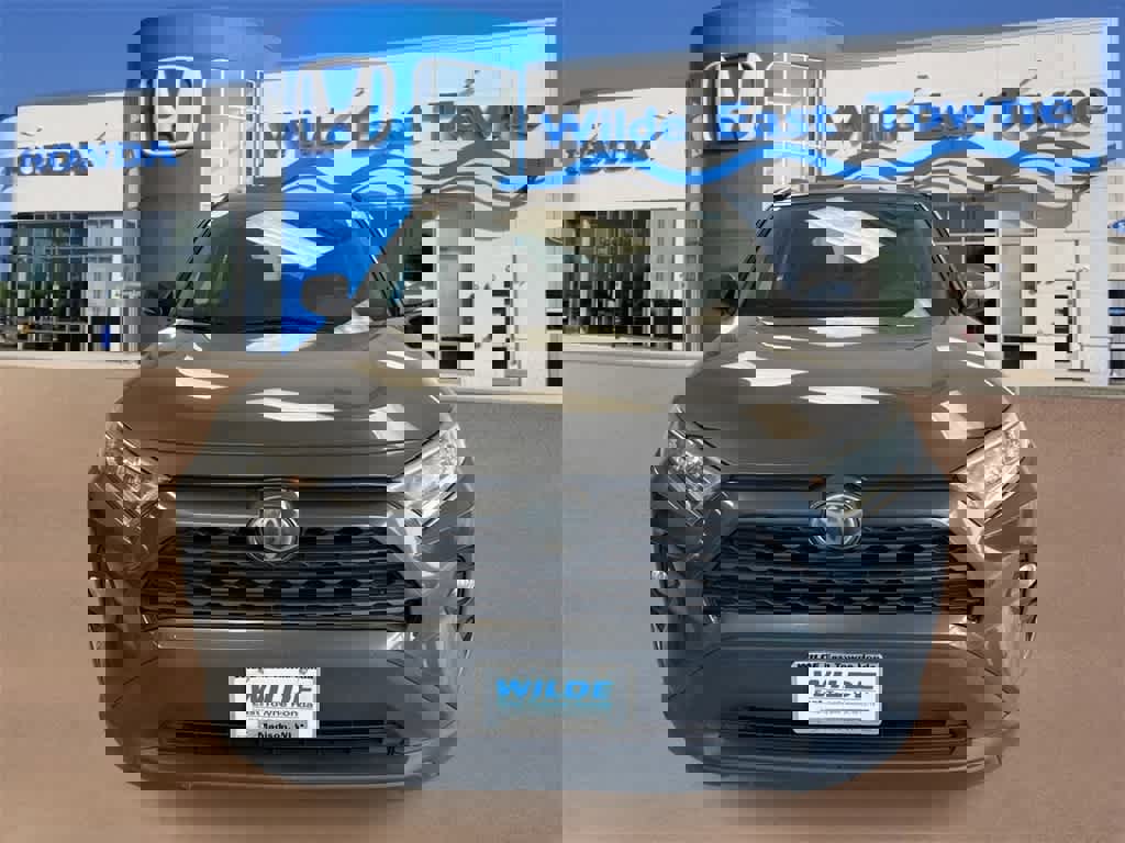 Used 2019 Toyota RAV4 XLE image 3