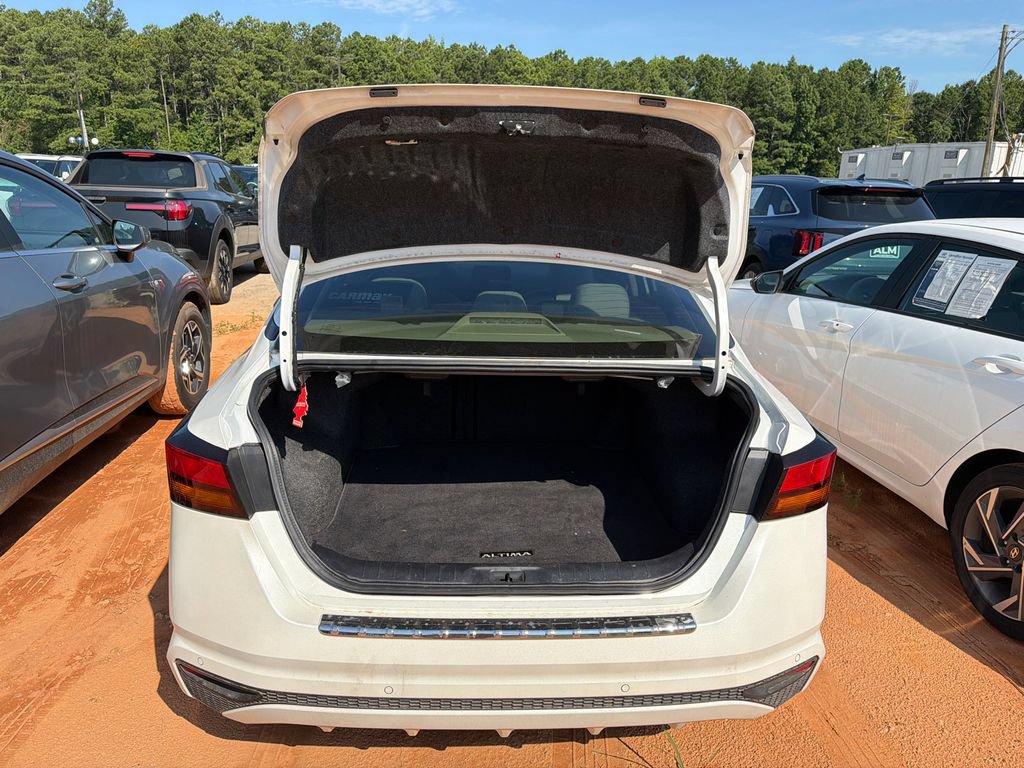 Used 2022 Nissan Altima 2.5 SV FWD image 15