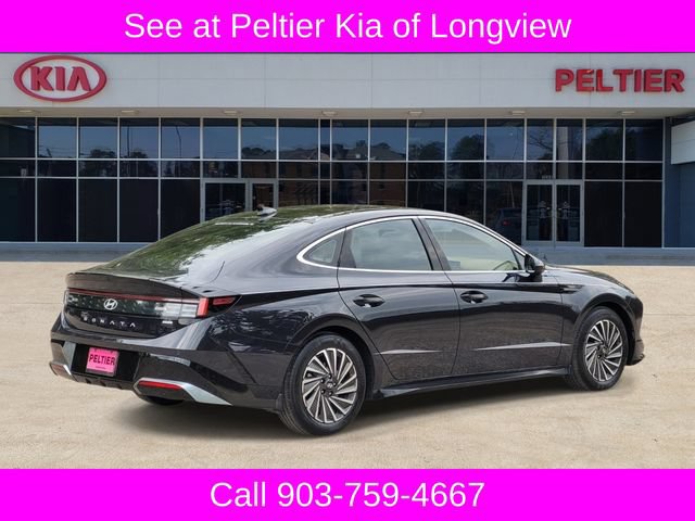Used 2025 Hyundai Sonata Limited FWD image 4