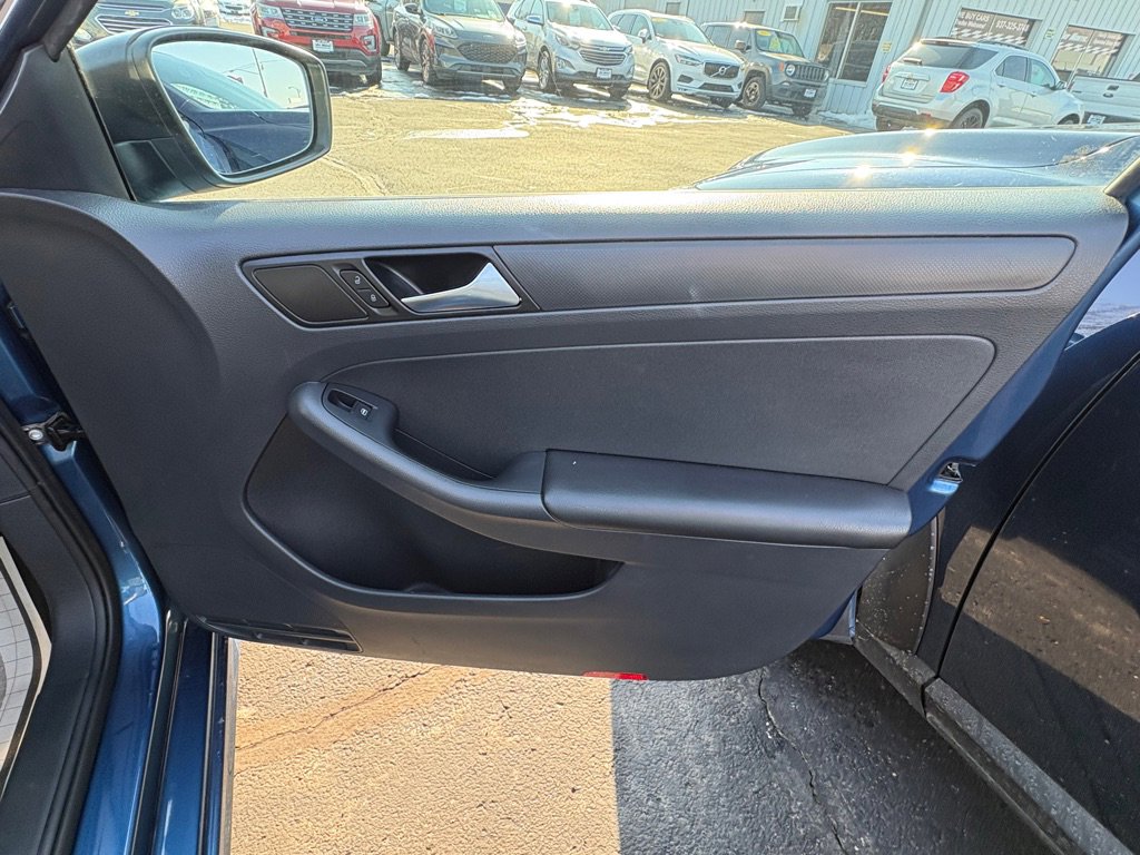 Used 2016 Volkswagen Jetta S image 15