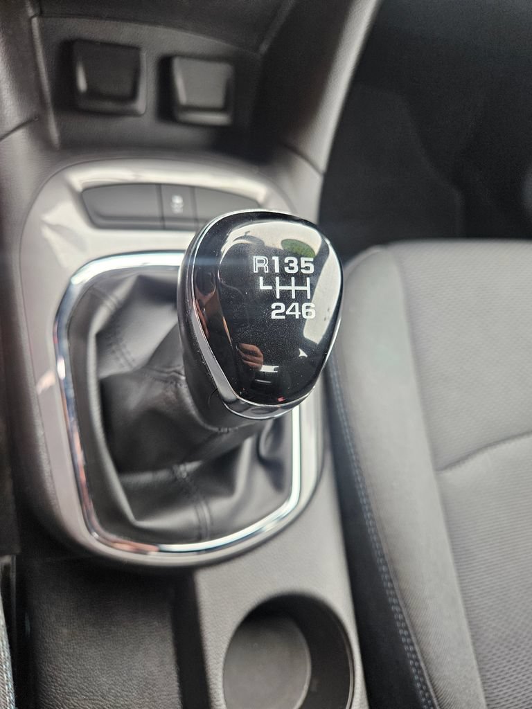 Used 2018 Chevrolet Cruze LT FWD image 2