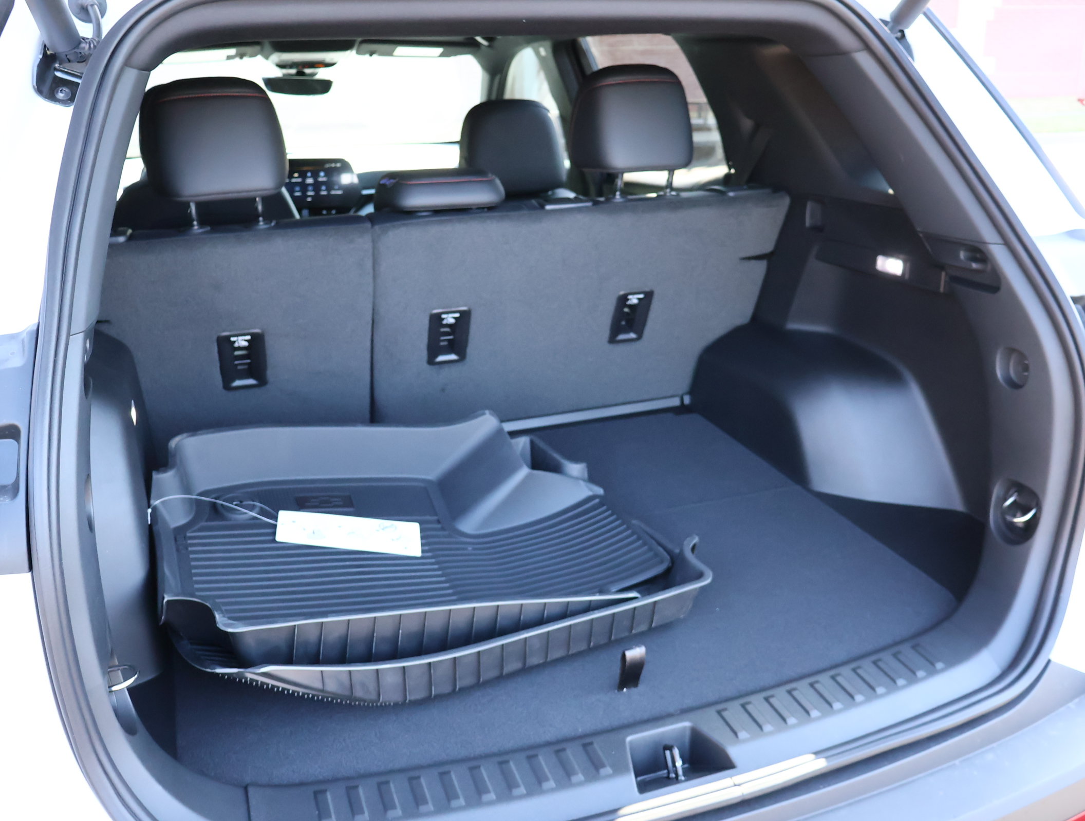 New 2027 Chevrolet Equinox RS w/ Safety and Technology Package FWD image 26